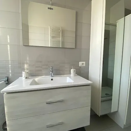 Apartman Lola's House *